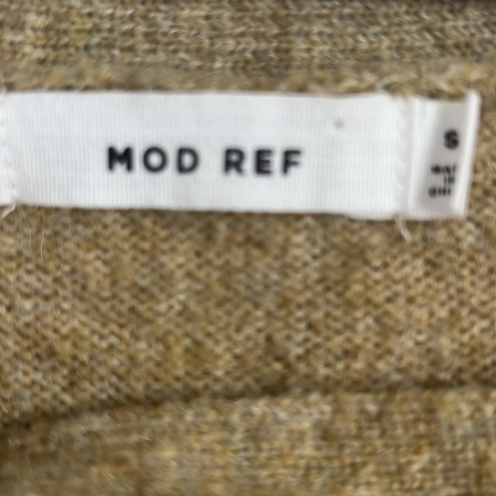 Mod Ref sweater. Size Small. - Picture 3 of 3